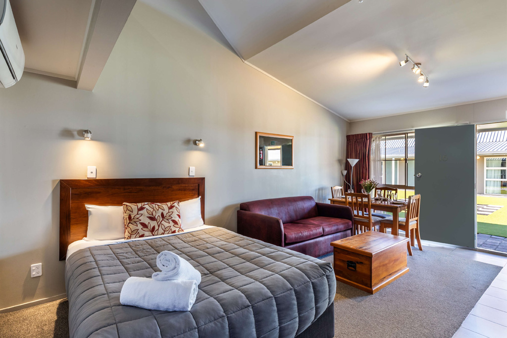 turangi deluxe one bedroom queen bed
