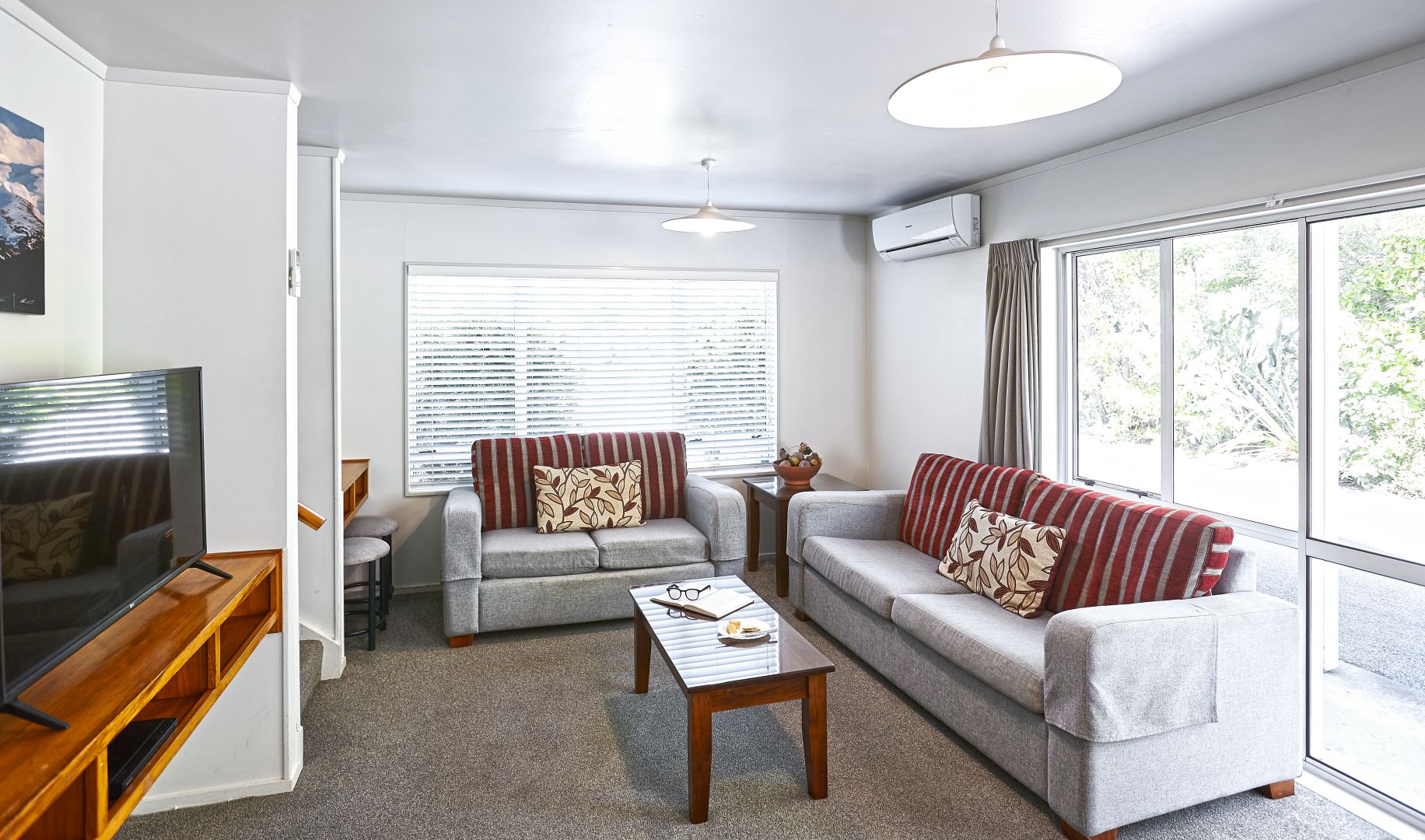 3 bedroom apartment with premium living room at Turangi Leisur Lodge near Tongariro.